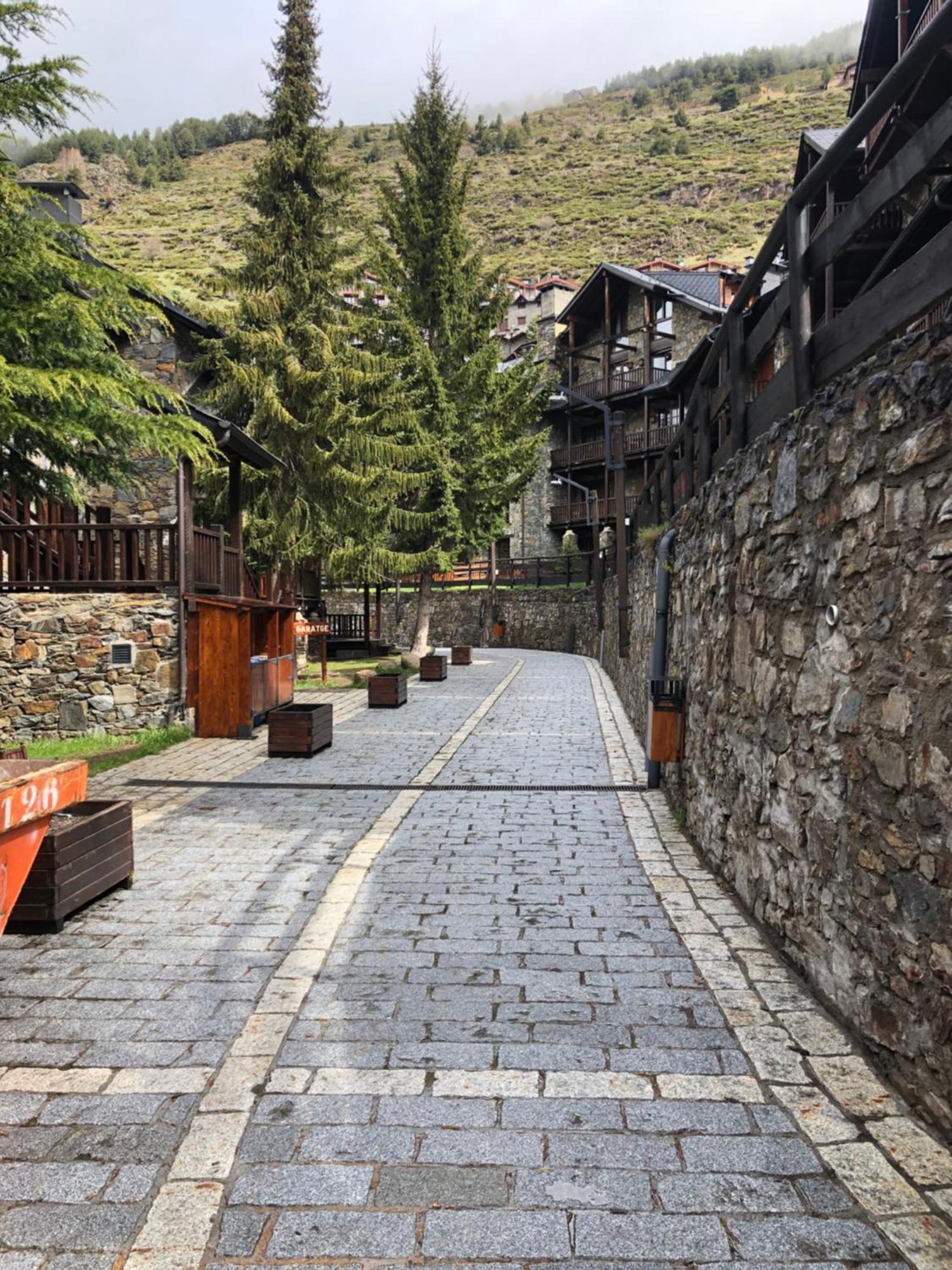 Pleta Del Tarter 31A Lodge & Spa กานีโญ ภายนอก รูปภาพ