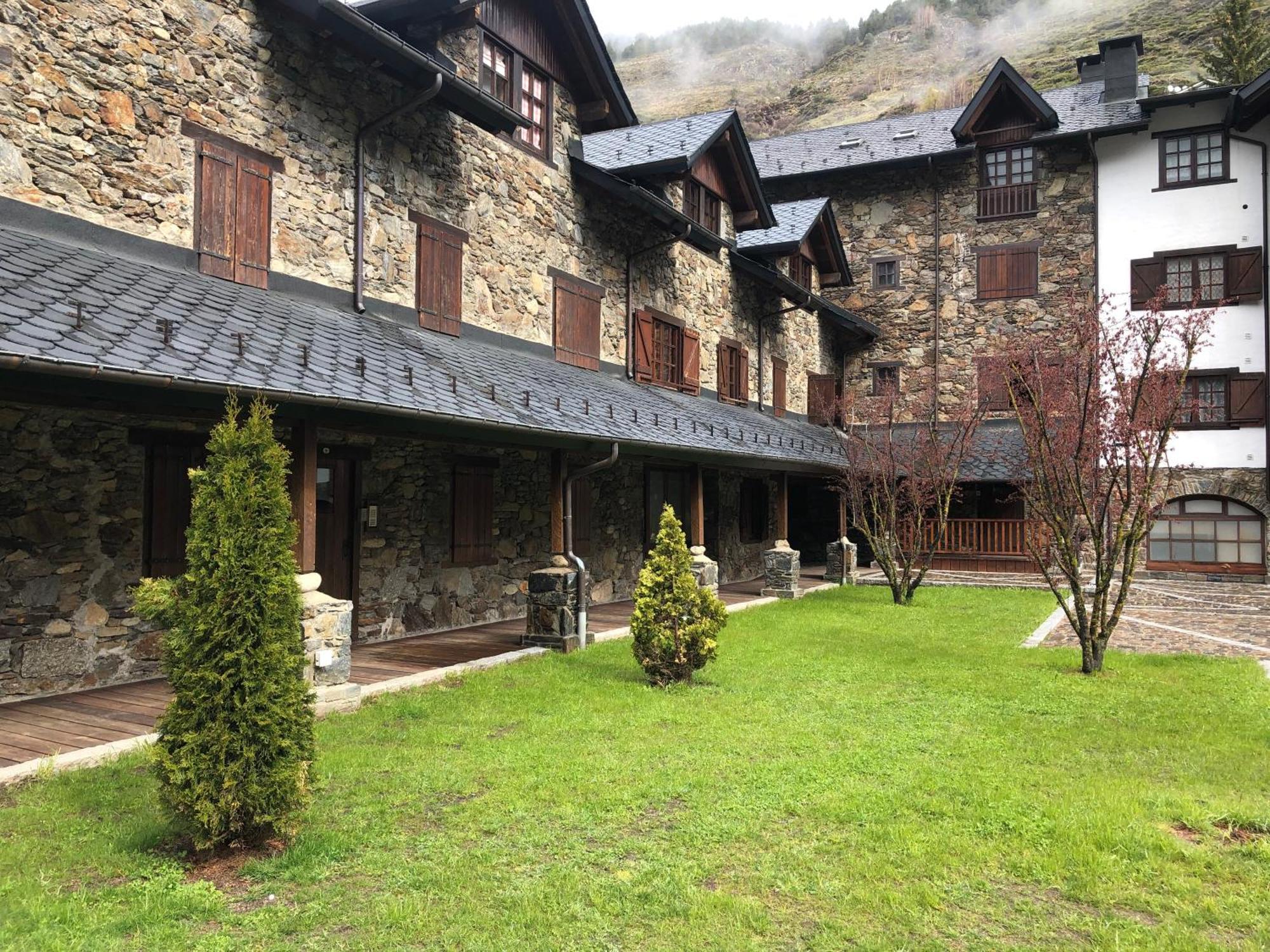 Pleta Del Tarter 31A Lodge & Spa กานีโญ ภายนอก รูปภาพ
